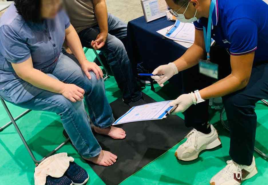 香港足脊檢查中心是供熱即製訂造鞋墊，此類鞋墊貼腳舒適為主