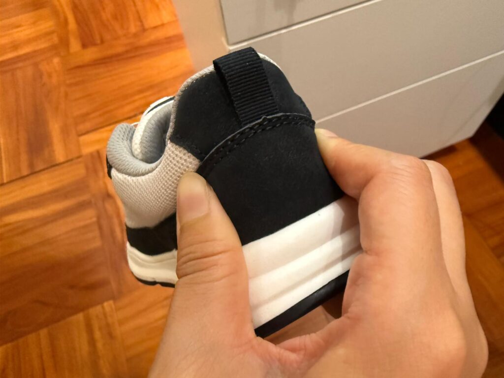 香港足脊檢查中心有售對扁平足及後足外翻好的童鞋